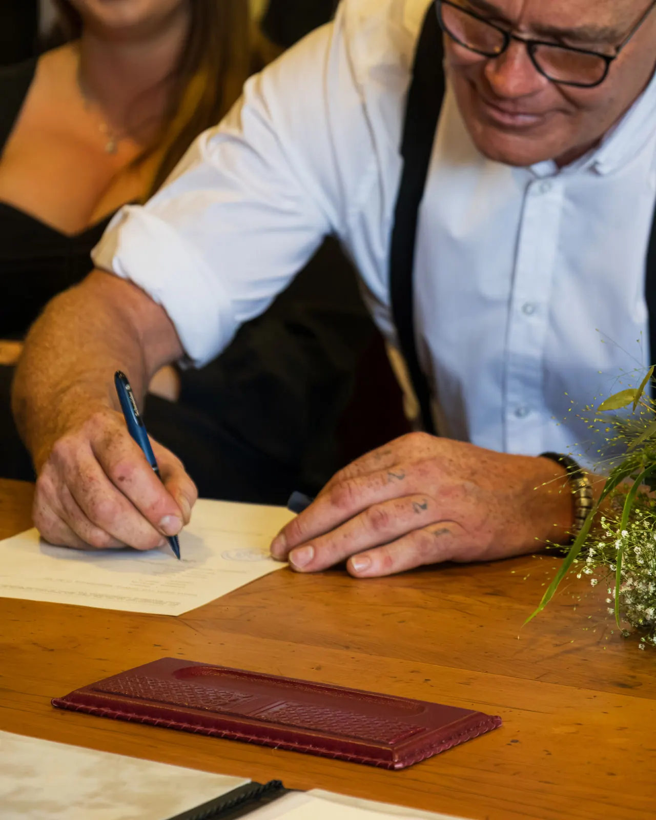 Unterschrift unter der Heiratsurkunde Unterschrift unter der Heiratsurkunde