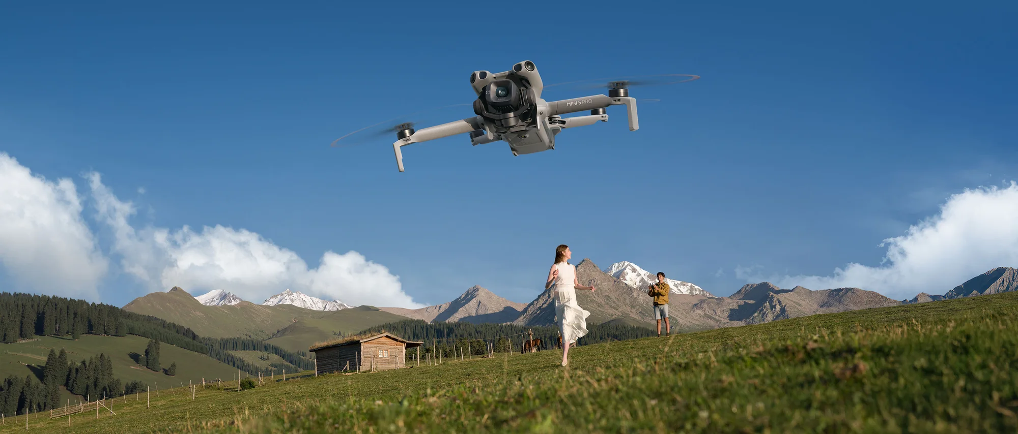 Drohnenflug in Landschaft